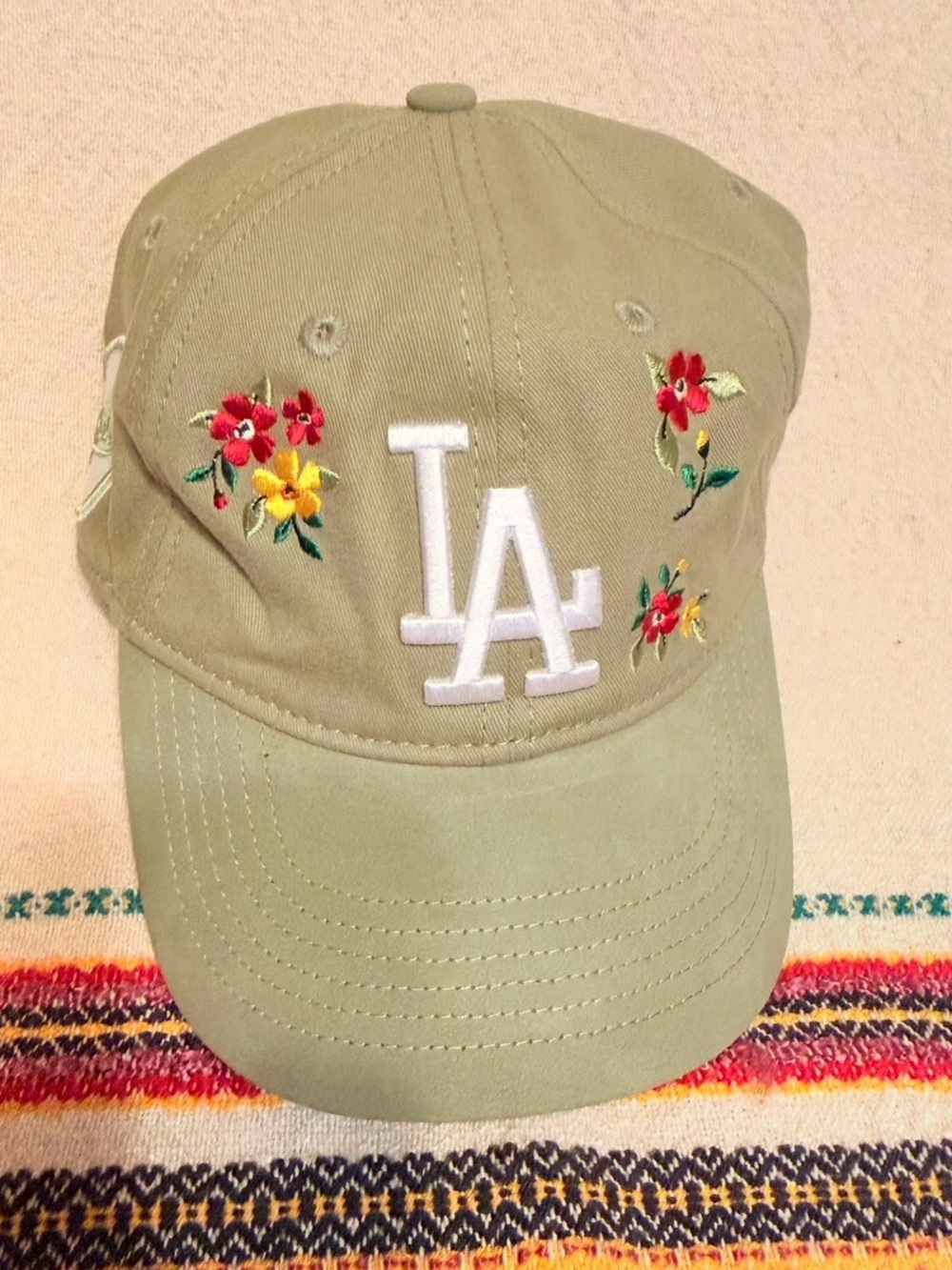 Pro Standard MLB Los Angeles
Dodgers Floral Embroidered
Baseball Hat NWOT